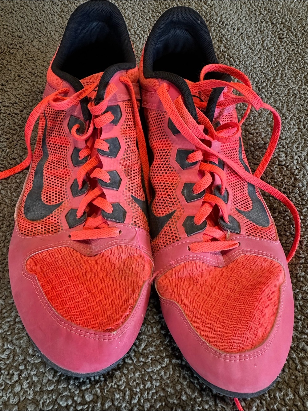 Nike Men's Coral/Black Lightweight Athletic Training Shoes